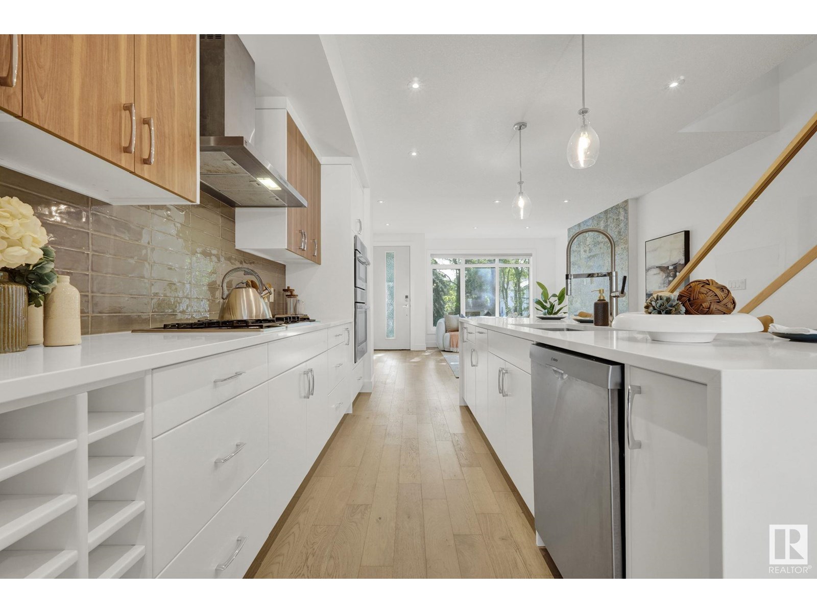 10966 123 ST NW