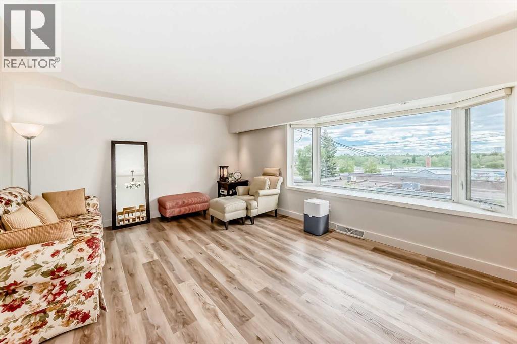 35 Collingwood Place NW