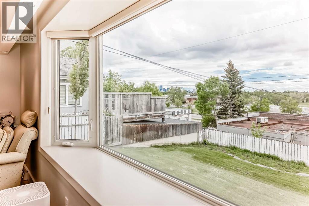 35 Collingwood Place NW