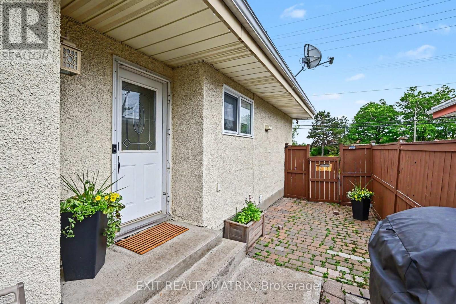2385 WALKLEY ROAD - Photo 2