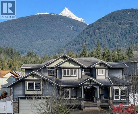 1031 JAY CRESCENT Squamish BC V8B0P2