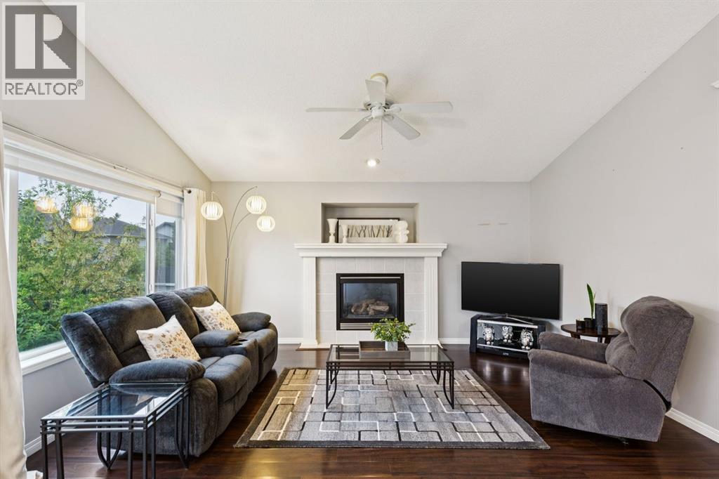 21 Covehaven Gardens NE