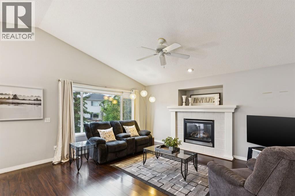 21 Covehaven Gardens NE
