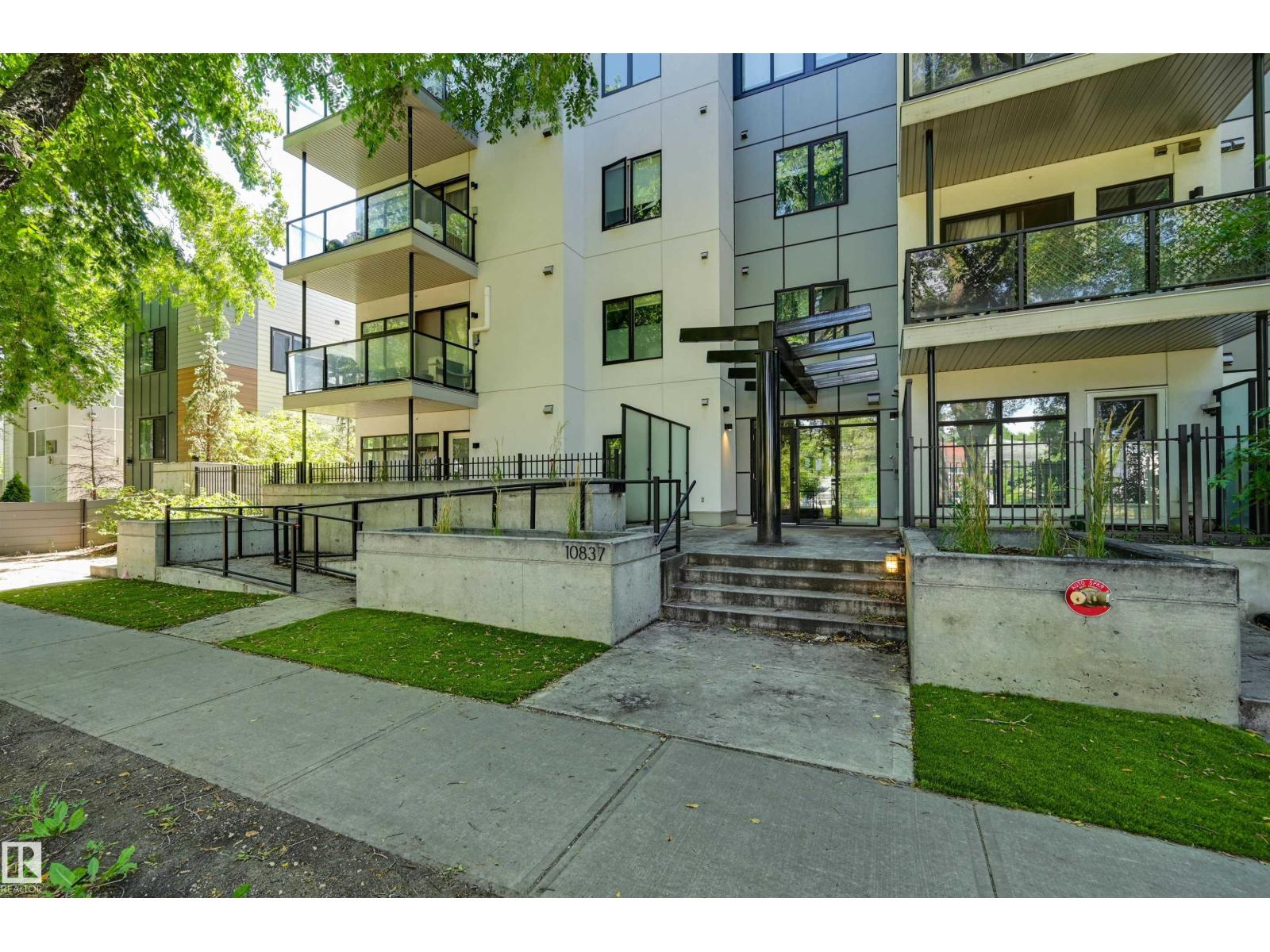 #403 10837 83 AV NW NW