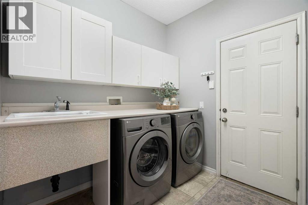 142 Coopers Bay SW