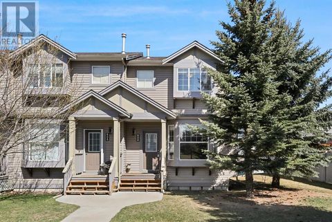806, 2005 Luxstone Boulevard SW Airdrie AB T4B3J9