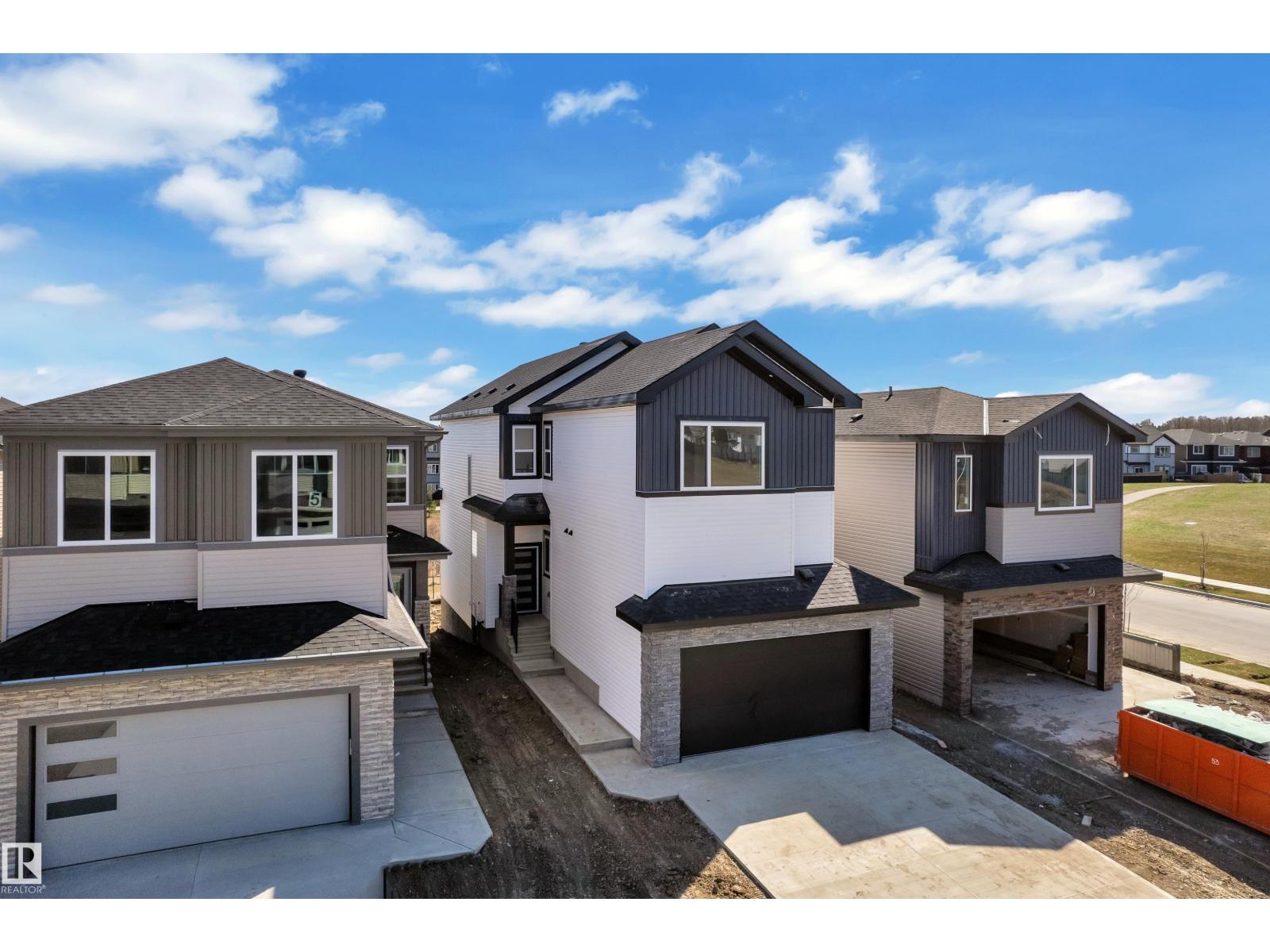 3 AXELWOOD CR