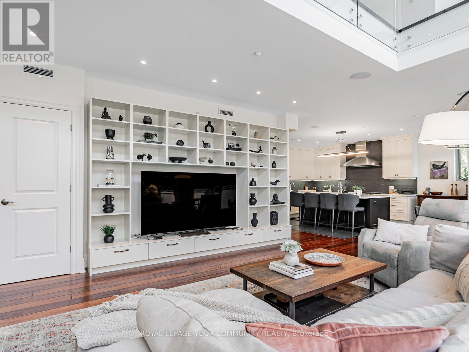 206 - 1 RAINSFORD ROAD