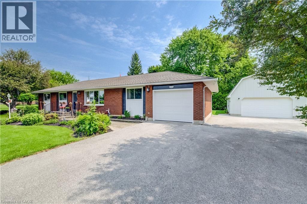 44 OAKWOOD Drive