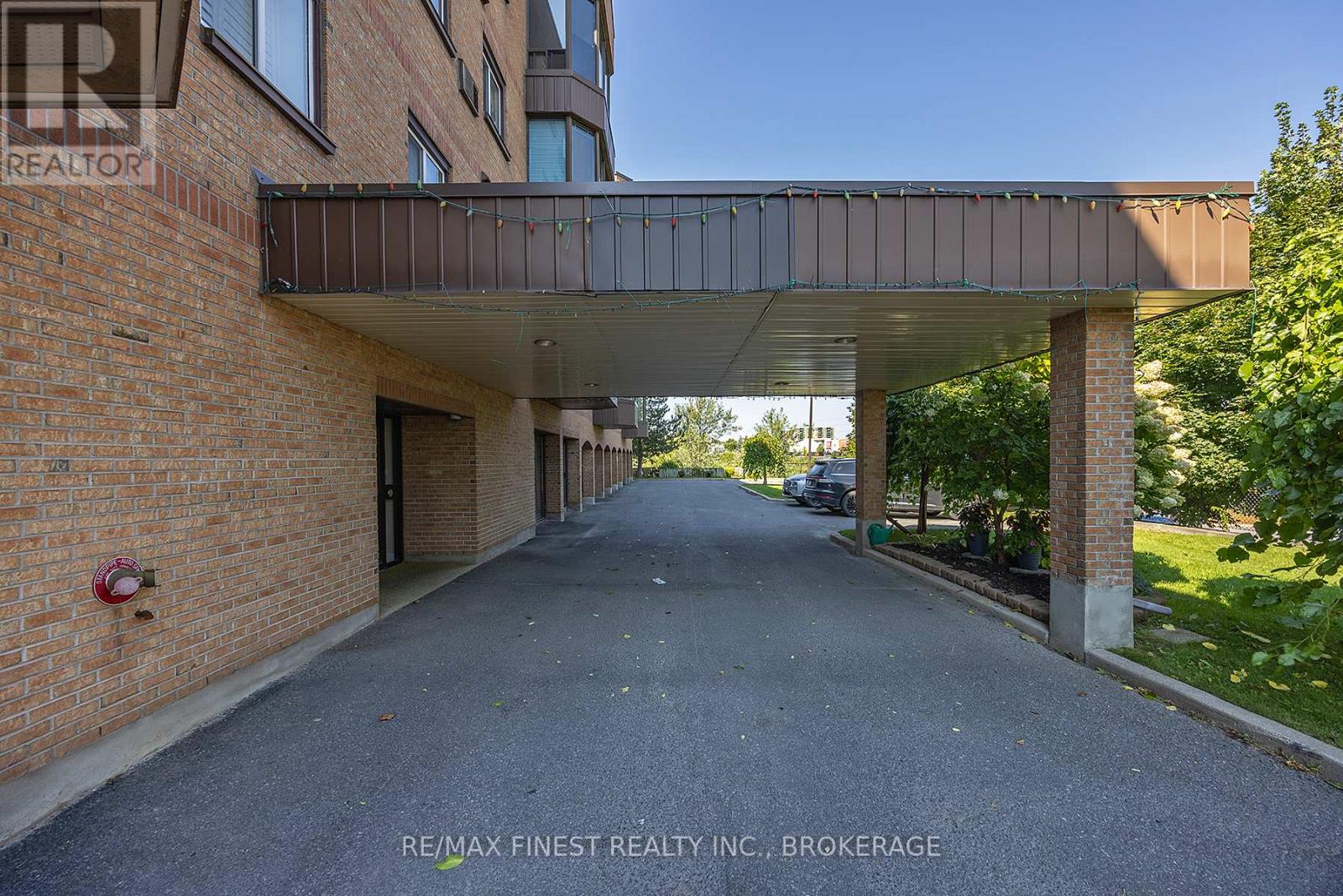 405 - 649 DAVIS DRIVE