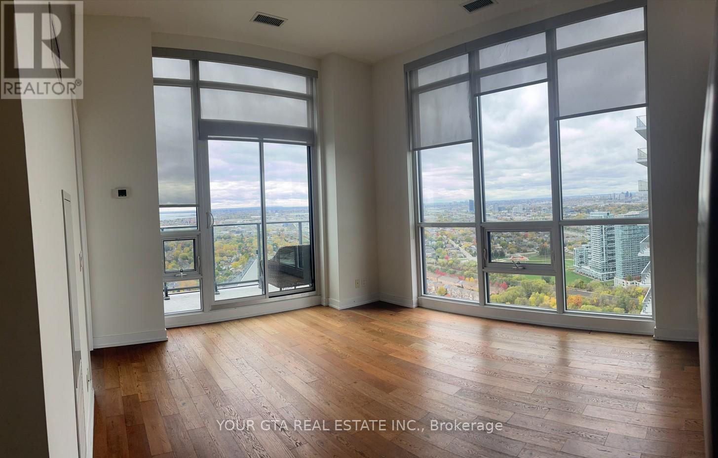 PH05 - 2212 LAKE SHORE BLVD W BOULEVARD