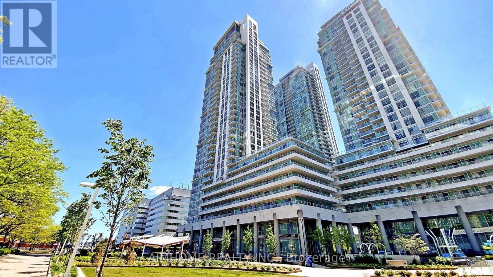 Photo 1 of 16 — 2602 - 70 TOWN CENTRE COURT Unit 2602, Toronto (Bendale), ON M1P4Y7