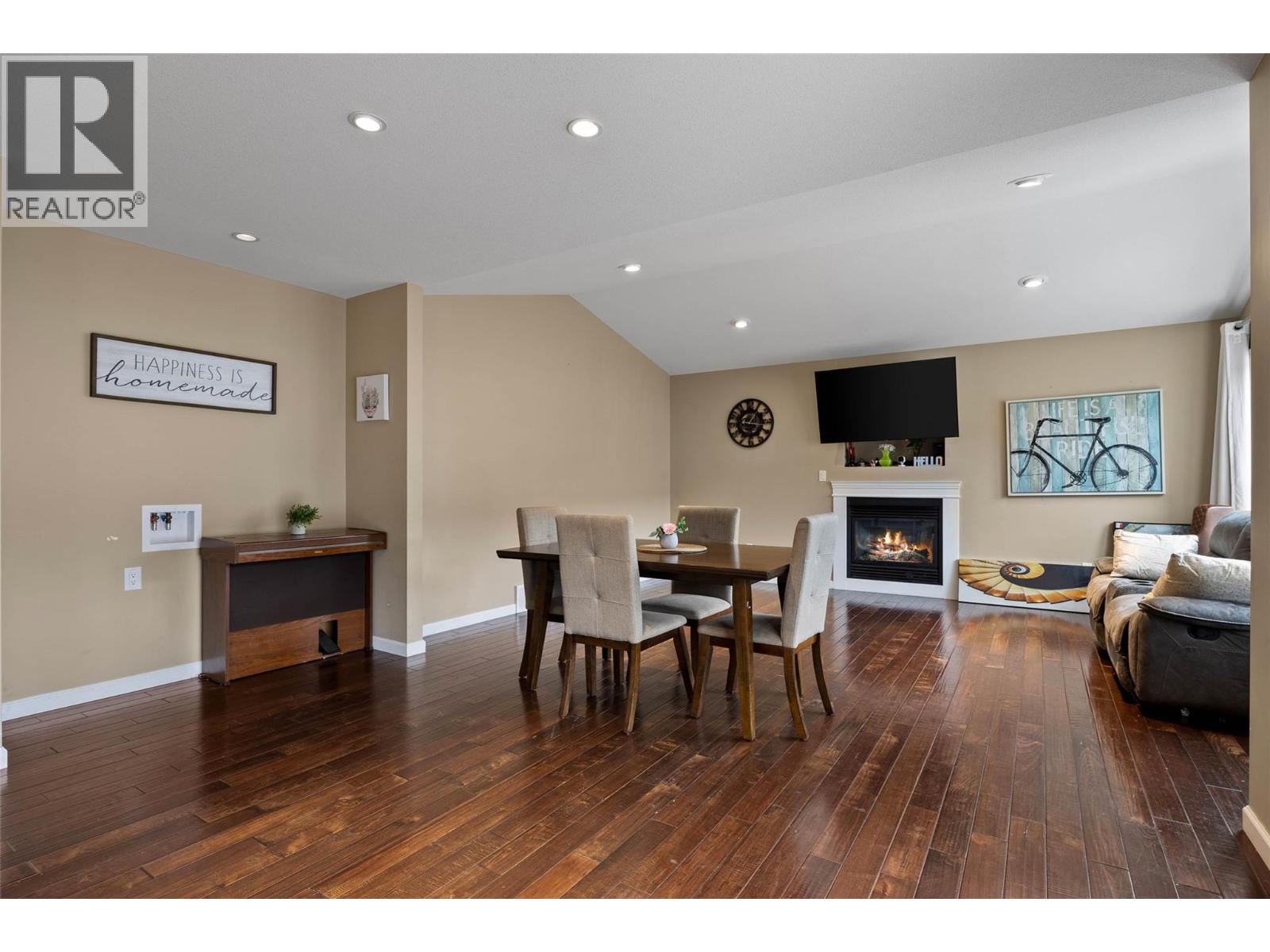 2656 BRIARWOOD Avenue