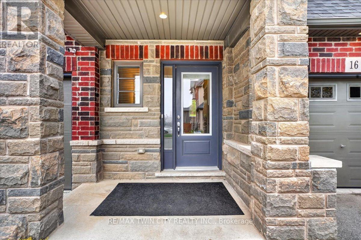 16 - 324 EQUESTRIAN WAY