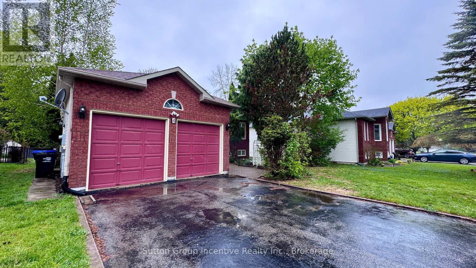 4 BUSH CRESCENT