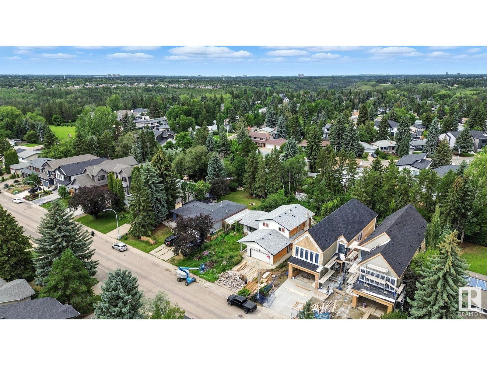 12416 39 AV NW