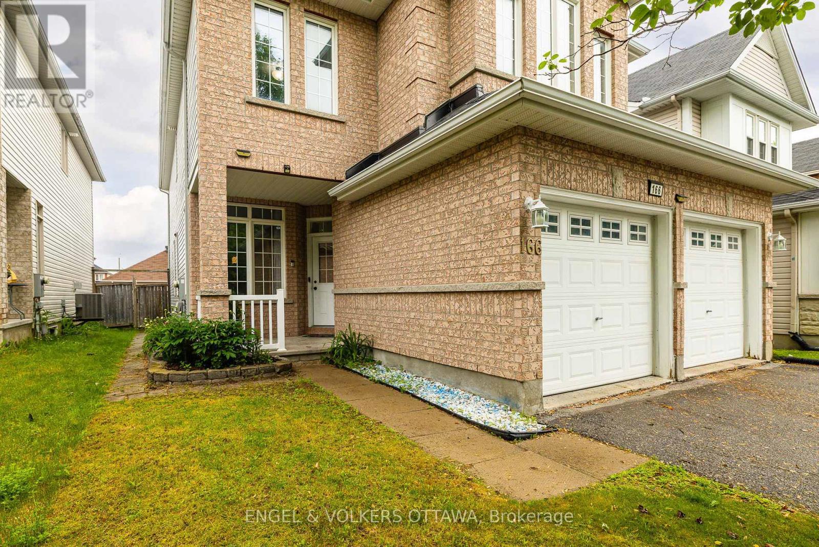 166 MACARA CRESCENT