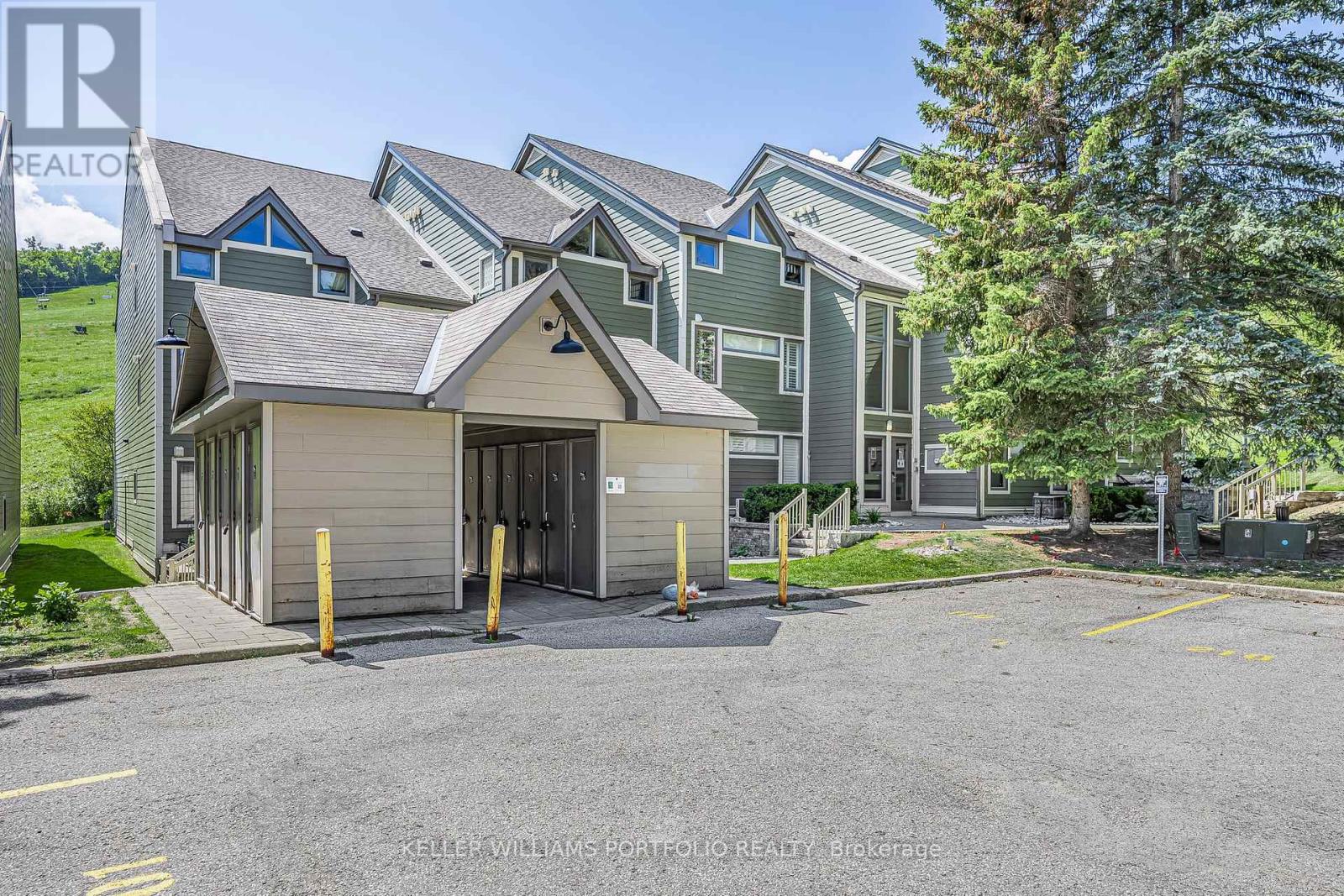 107 - 796404 GREY 19 ROAD