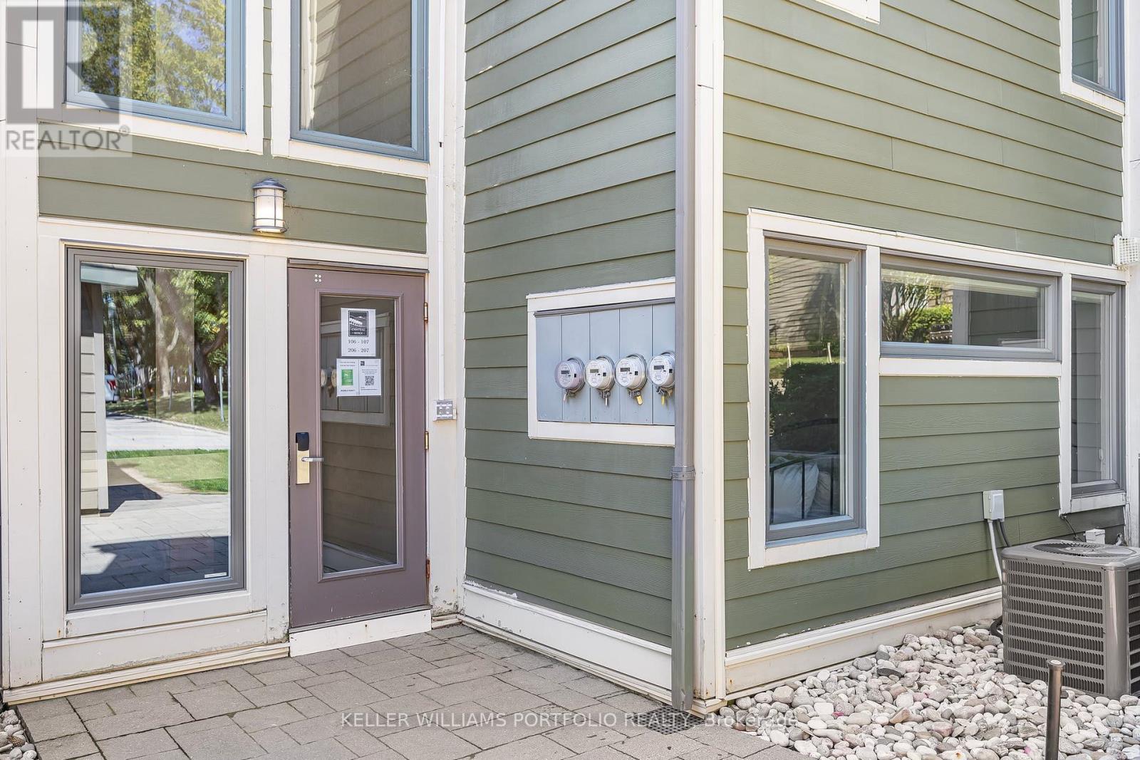 107 - 796404 GREY 19 ROAD