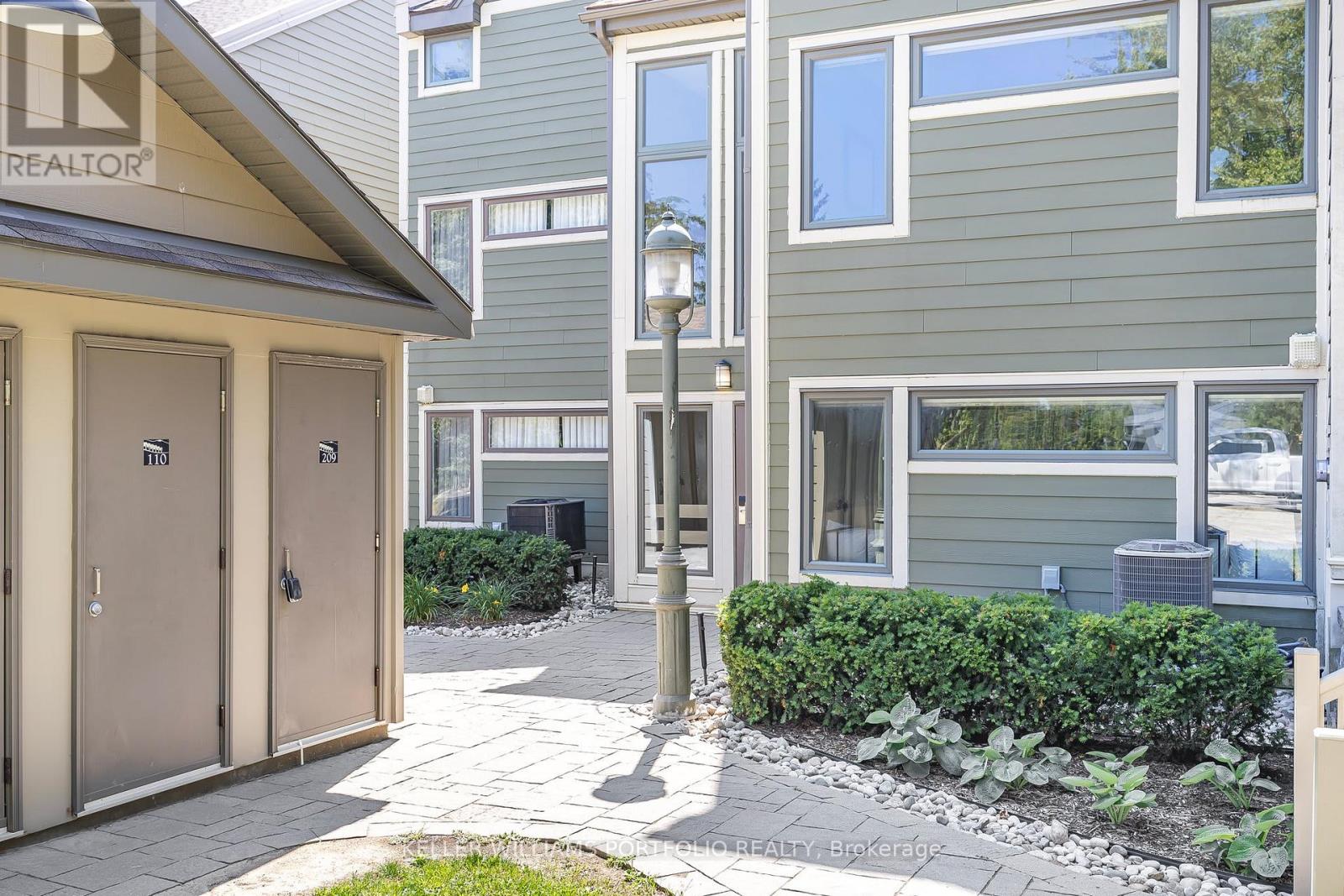 107 - 796404 GREY 19 ROAD