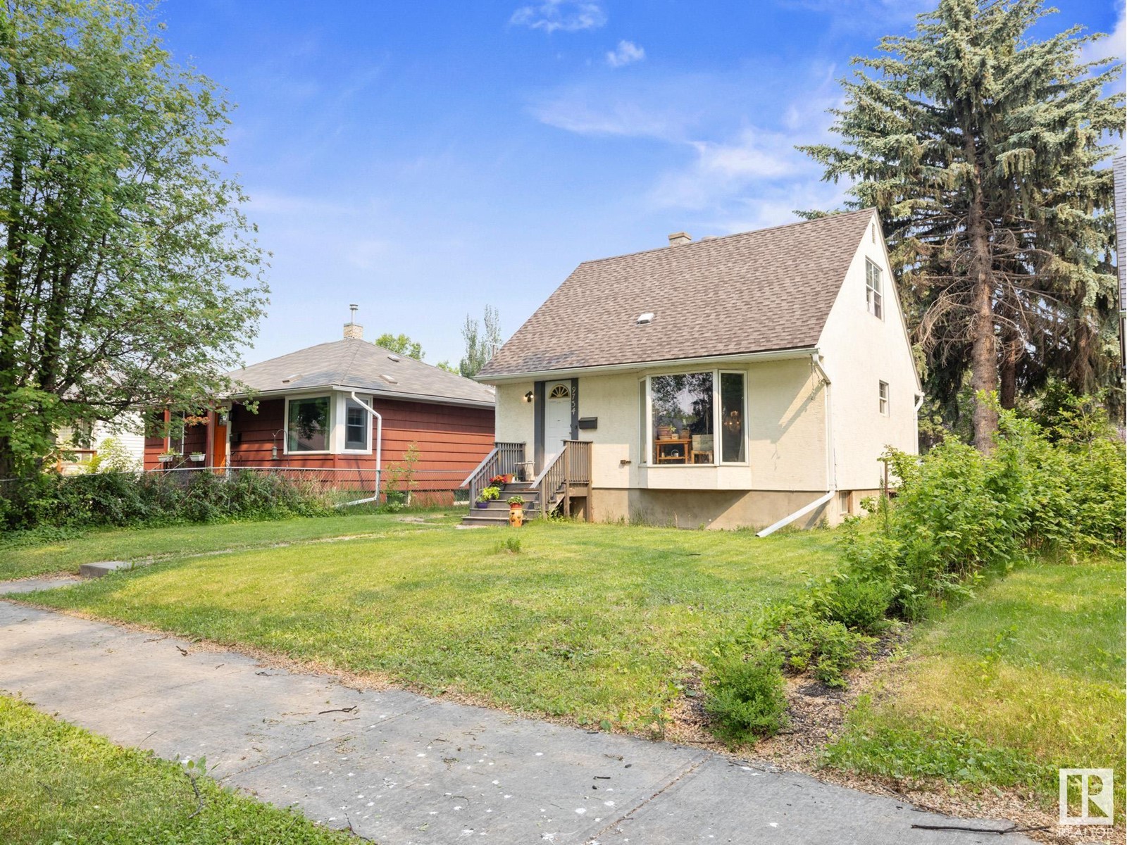 9734 71 AV NW