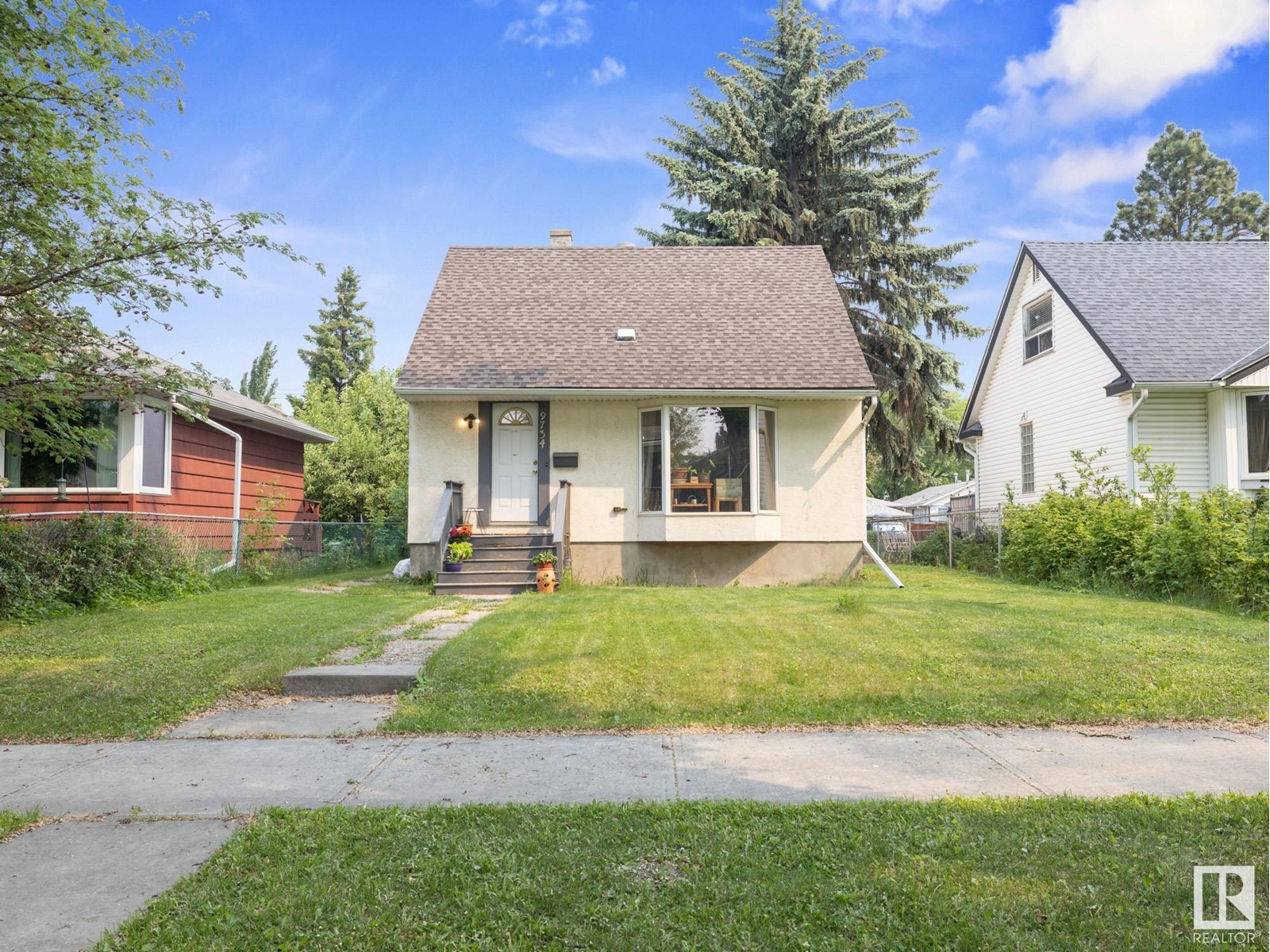 9734 71 AV NW
