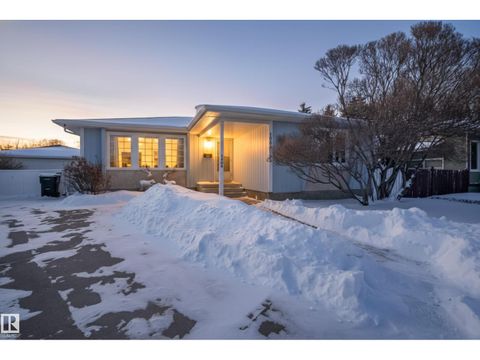 1004 61 ST NW Edmonton AB T6L2G5