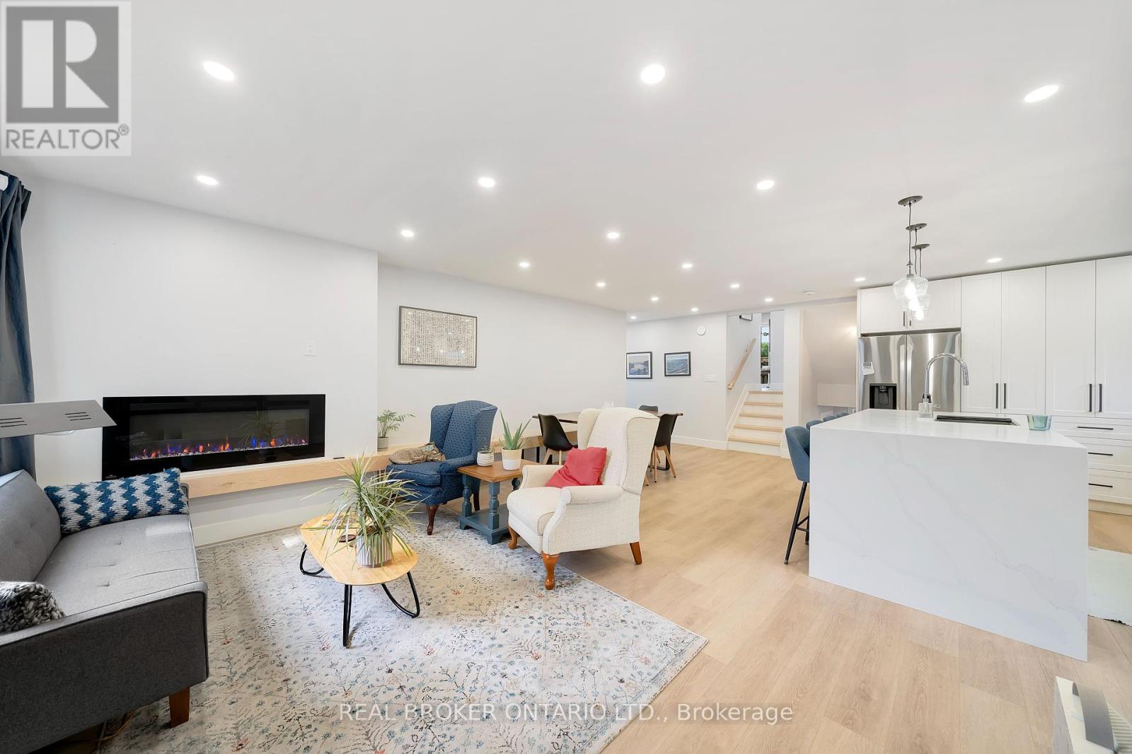 579 CHAMBERLAIN ROAD