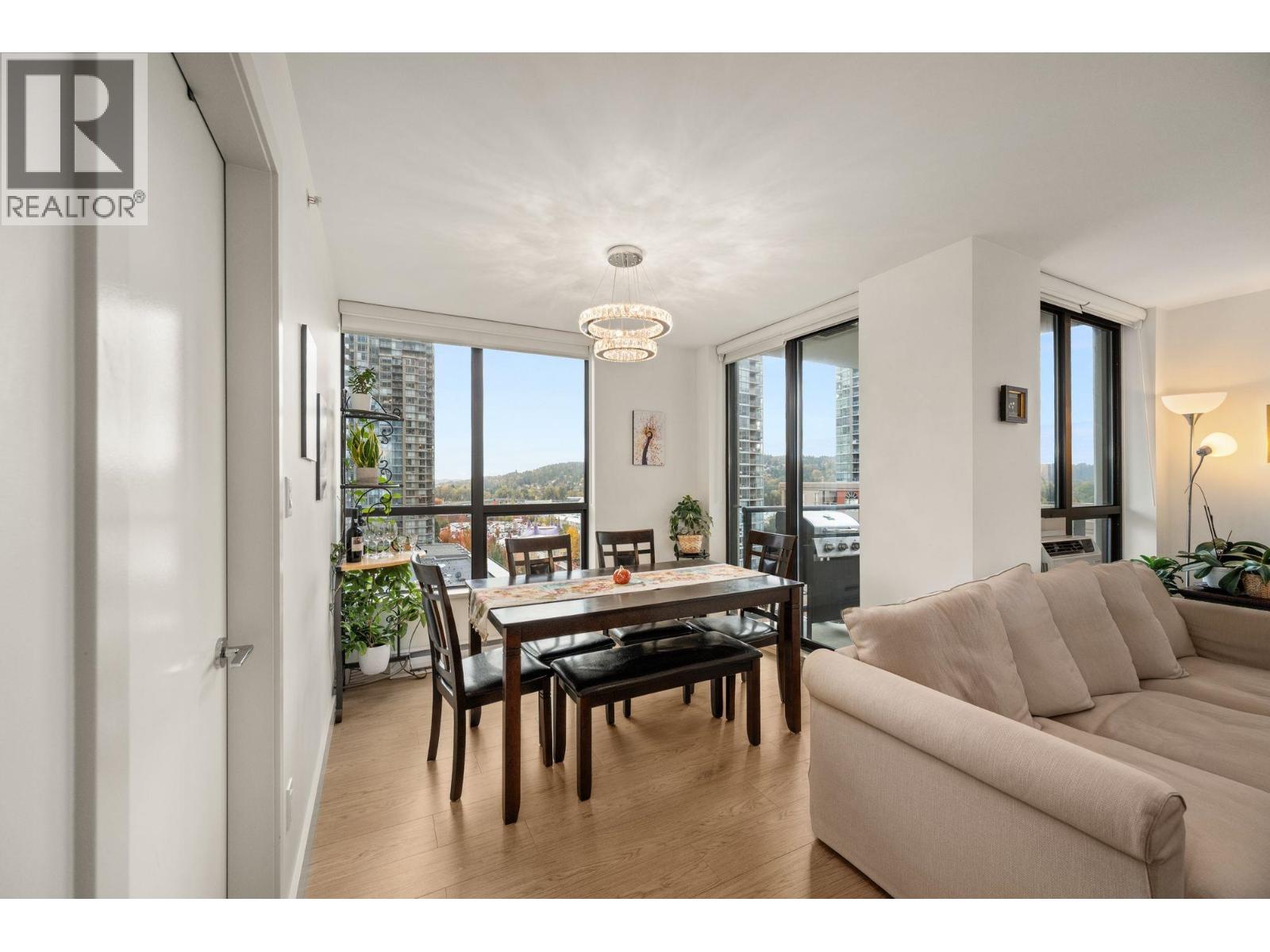 1203 1185 THE HIGH STREET