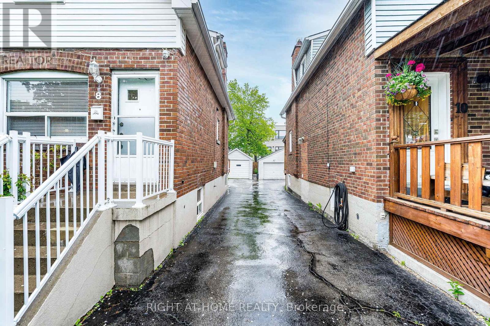 8 SAVOY AVENUE
