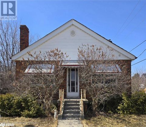544 PHARMACY Avenue Toronto ON M1L3G8