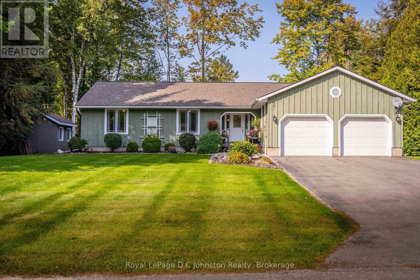 27 GREMIK CRESCENT