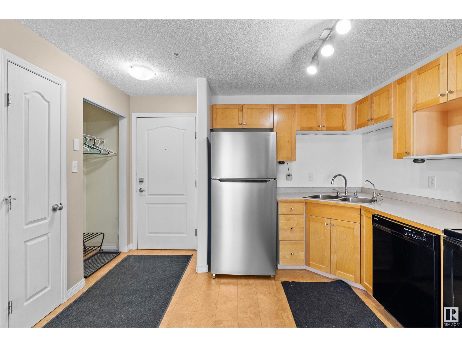#209 155 EDWARDS DR SW