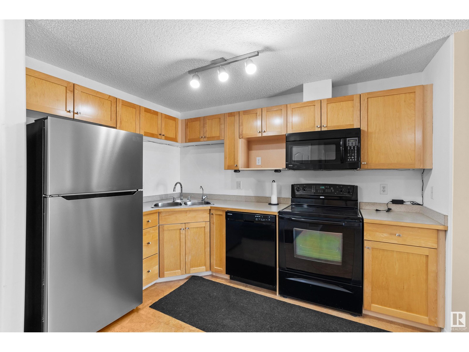 #209 155 EDWARDS DR SW