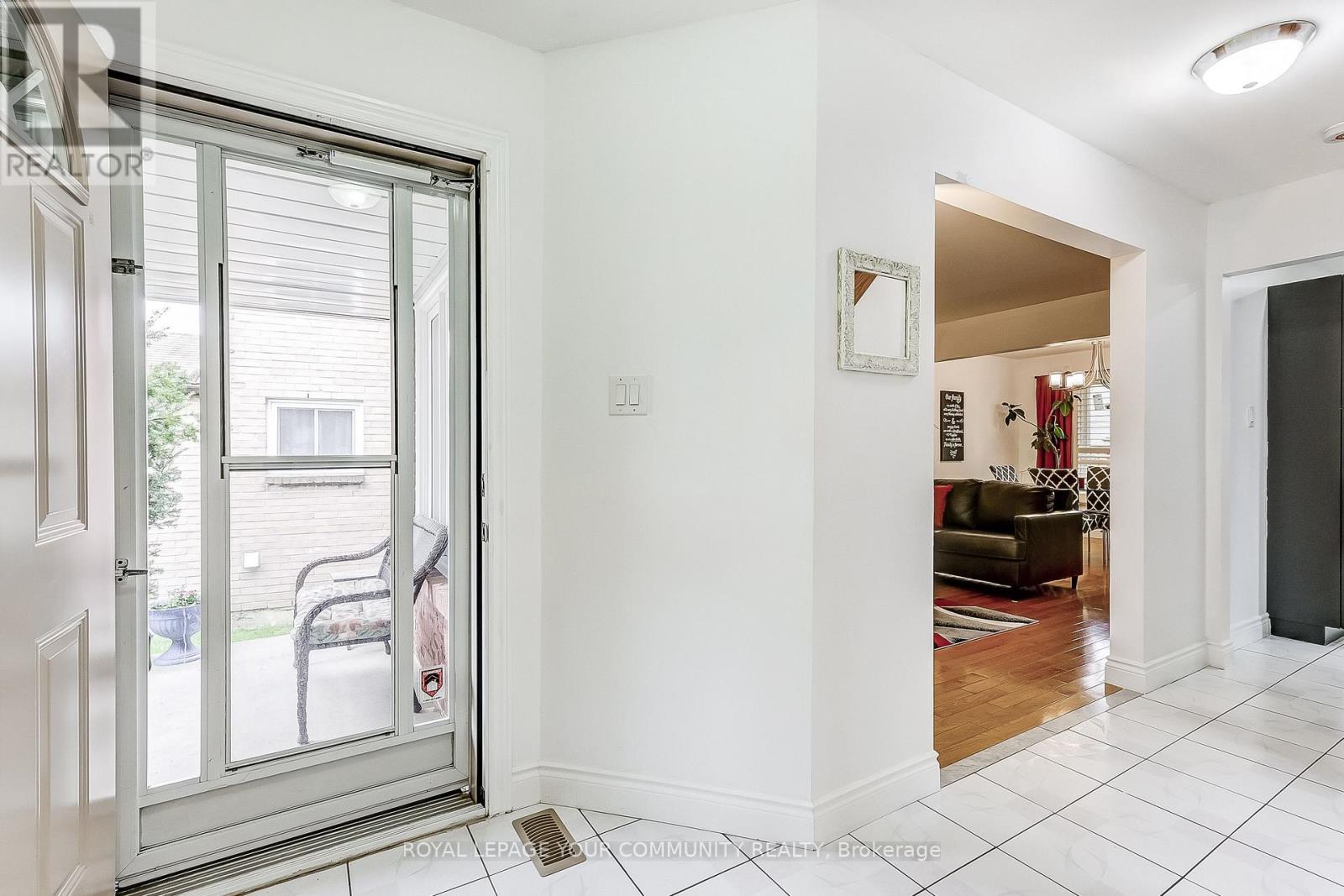 660 FOXWOOD TRAIL