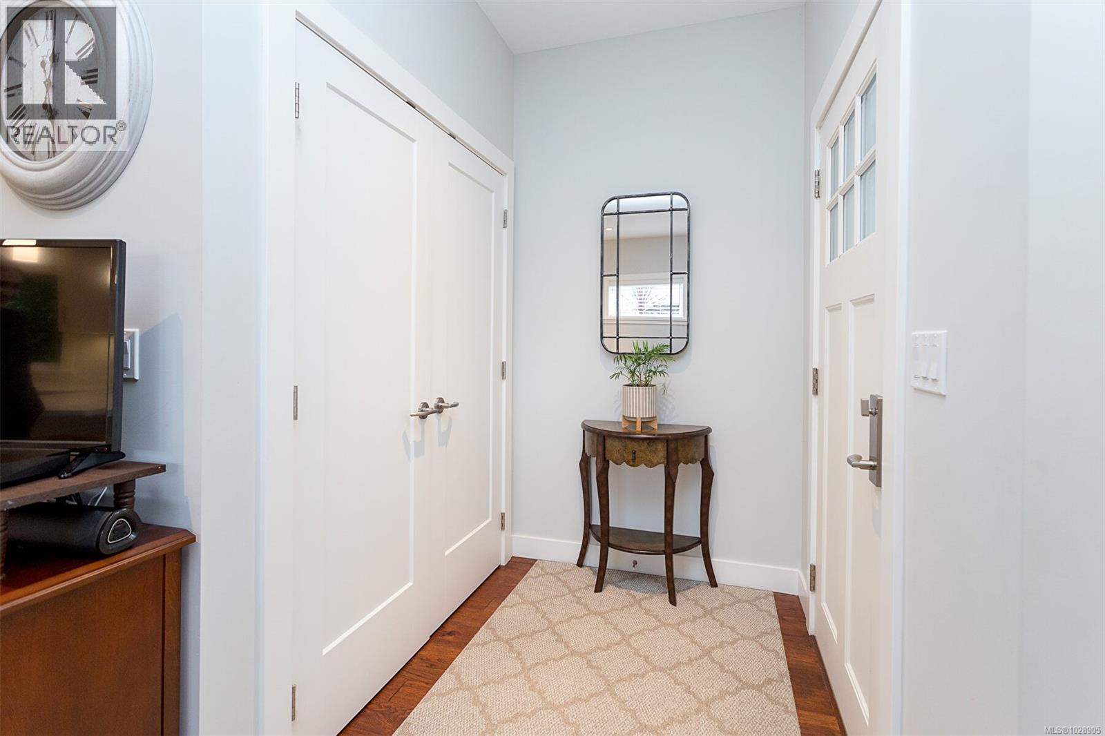 1 10529 McDonald Park Rd