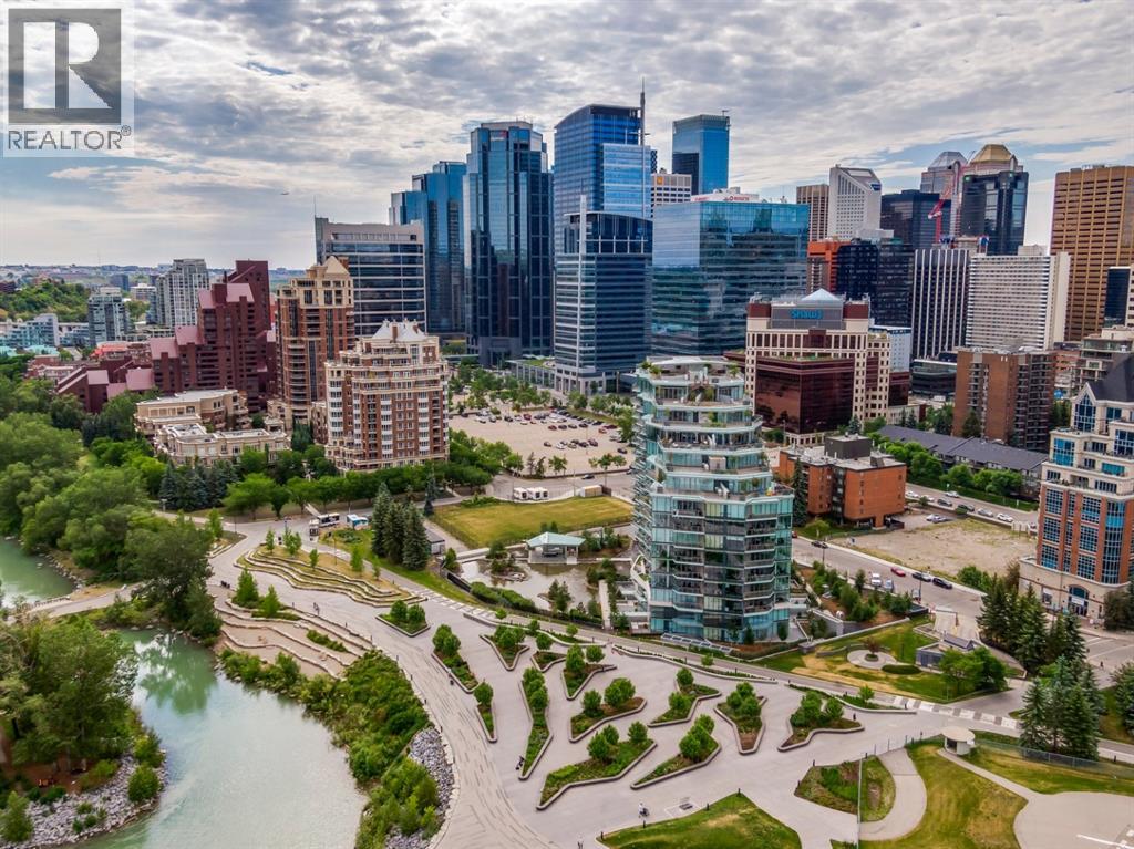 811, 738 1 Avenue SW