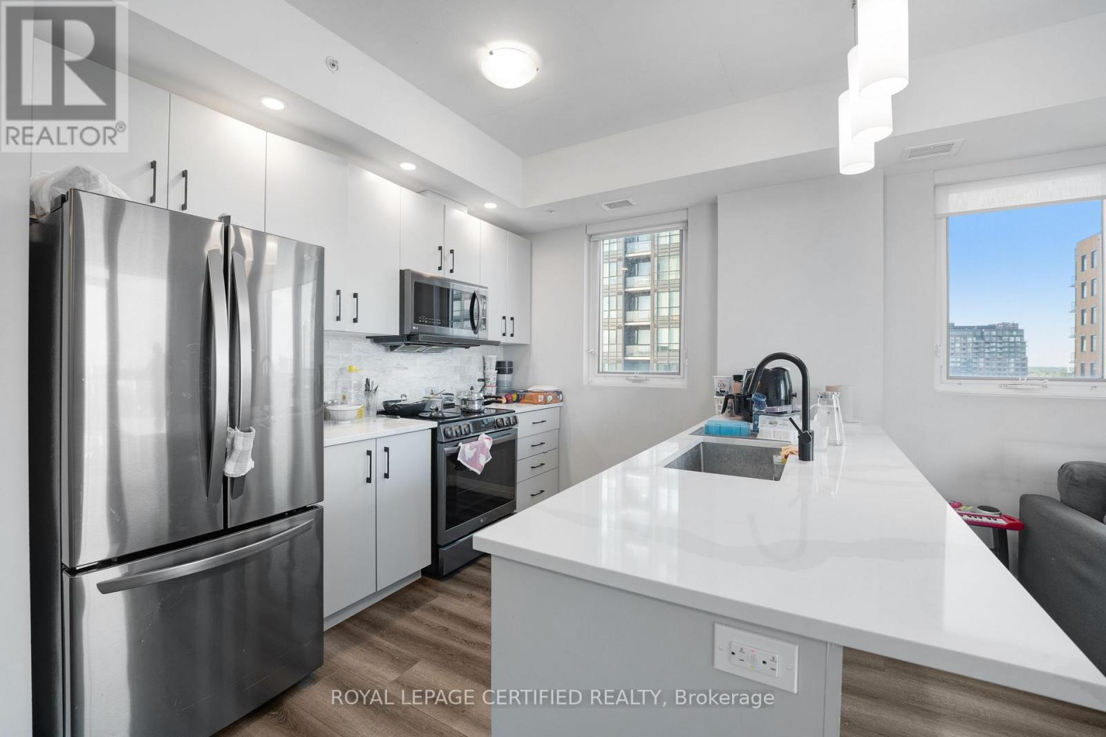 1502 - 108 GARMENT STREET