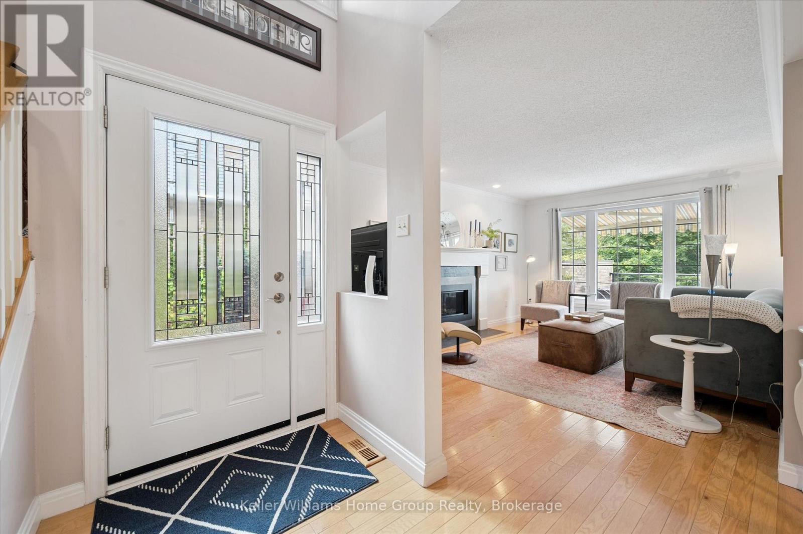 4 - 106 WOODLAWN ROAD E
