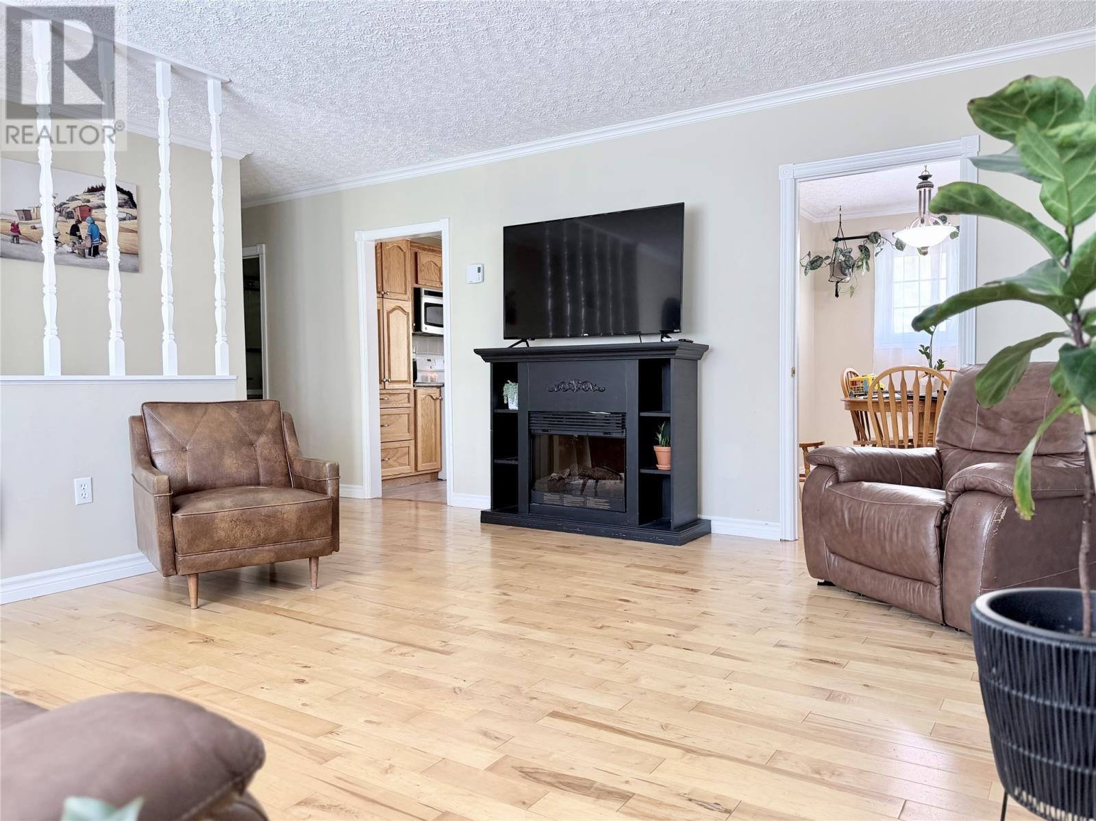 11 Seventh Avenue