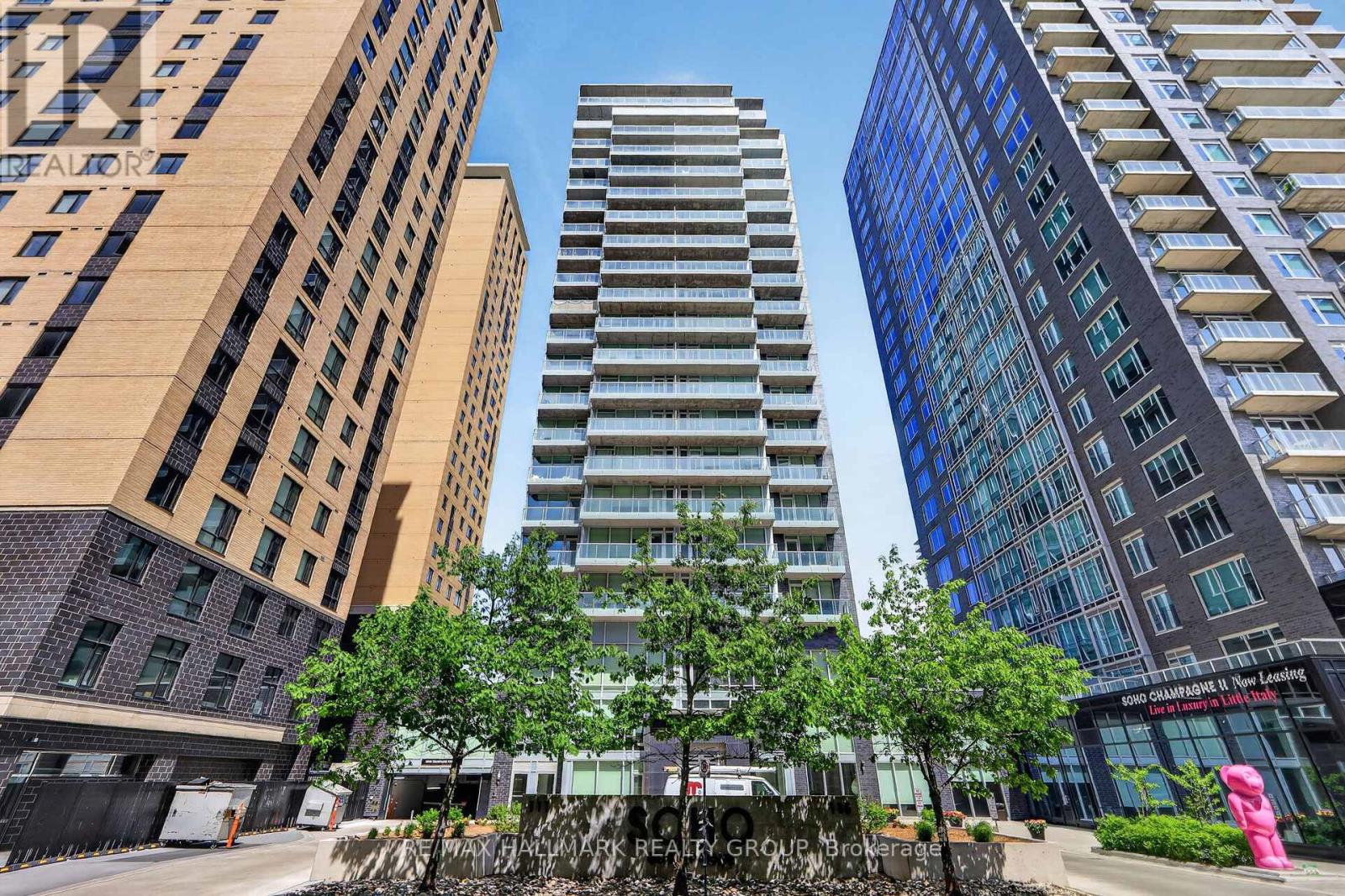 Photo 1 of 42 — 1403 - 111 CHAMPAGNE AVENUE S Unit 1403, Ottawa, ON K1S5V3