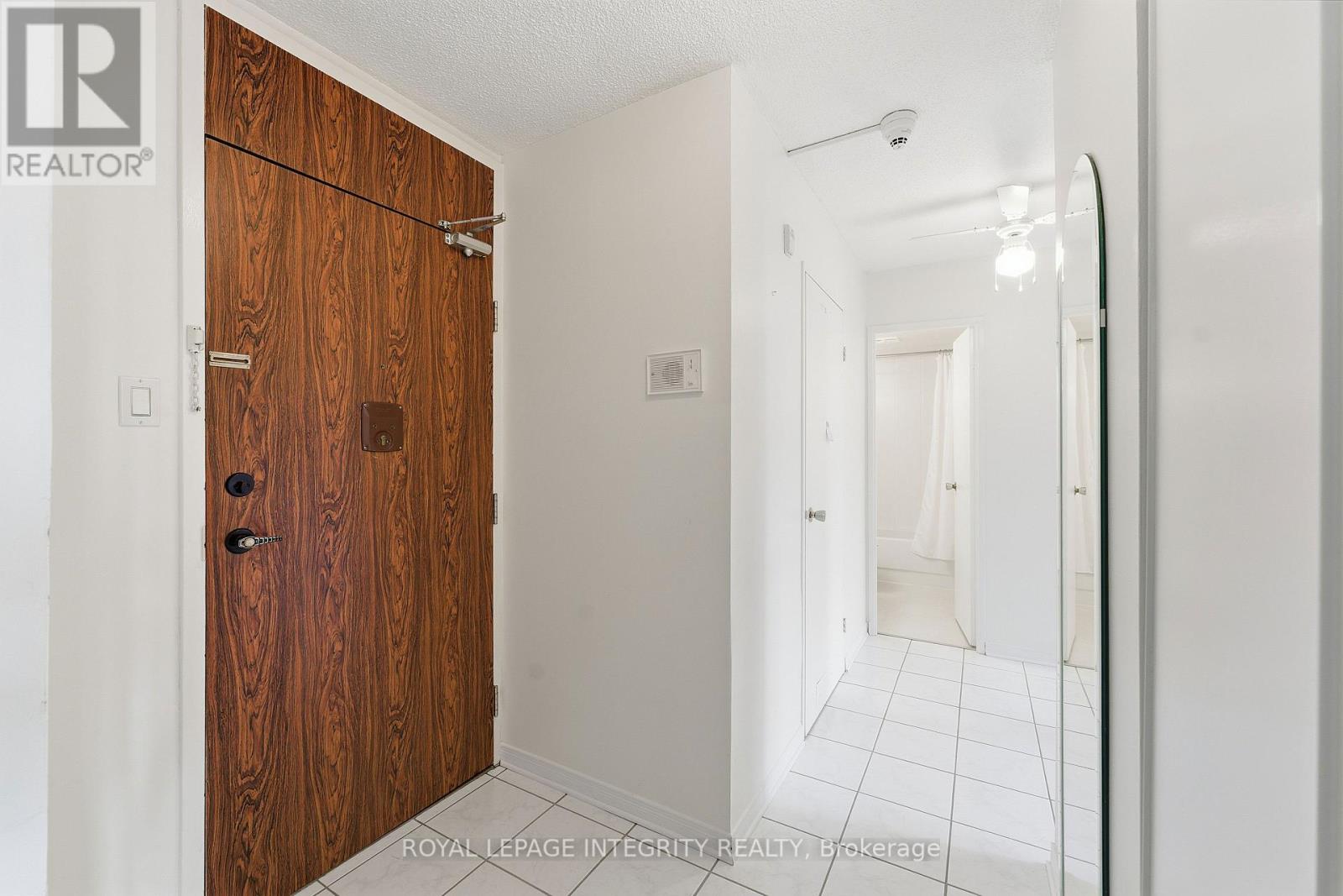 401 - 2000 JASMINE CRESCENT