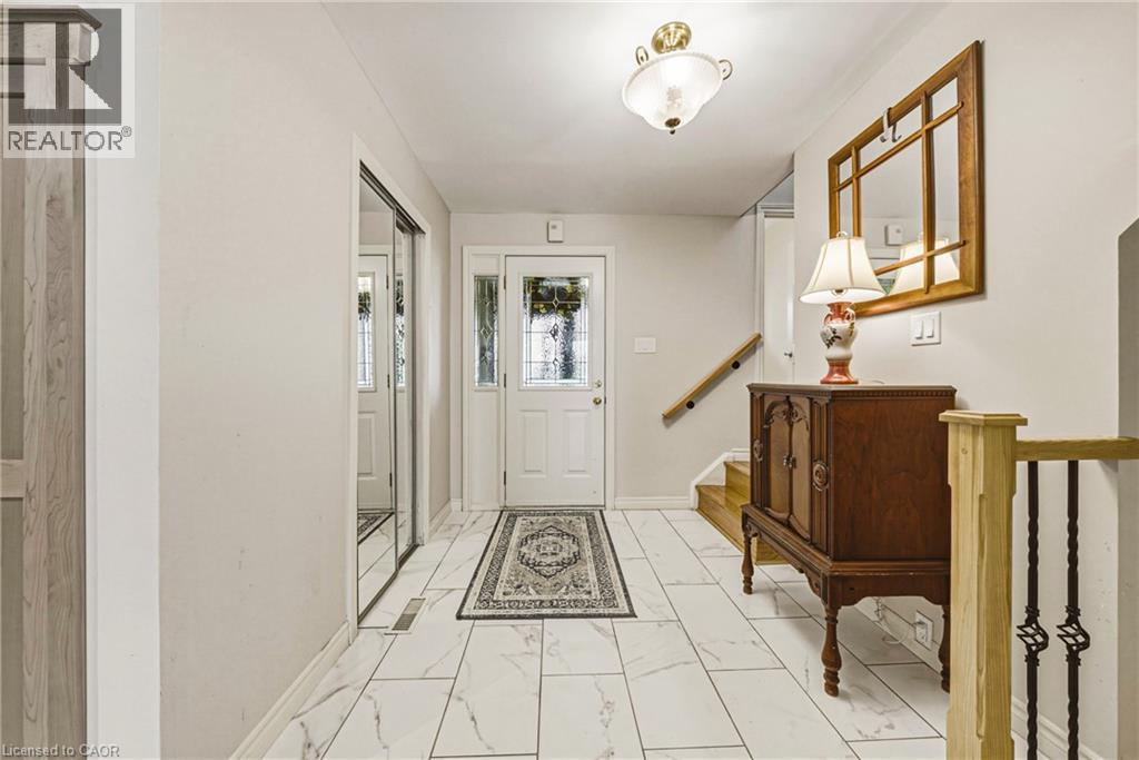 467 WOODVIEW Road Unit# 5