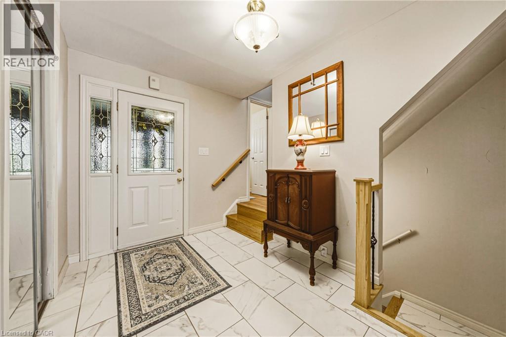 467 WOODVIEW Road Unit# 5