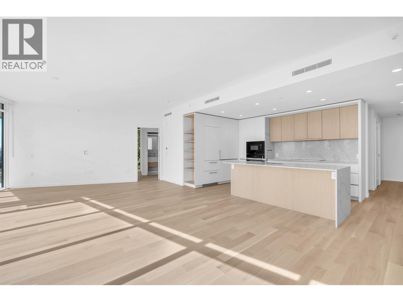 403 3963 UPLANDS WAY