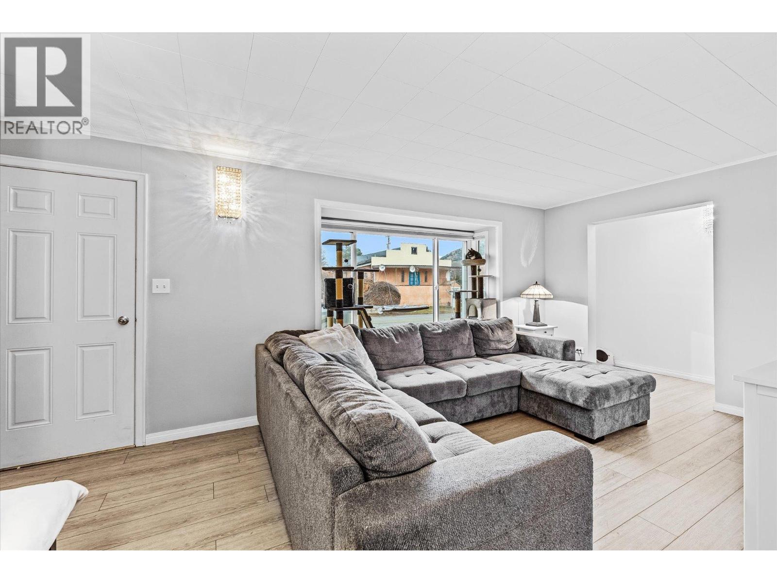 13614 SPENCER Avenue