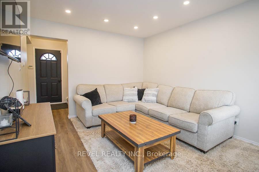 52 - 273 ELGIN STREET