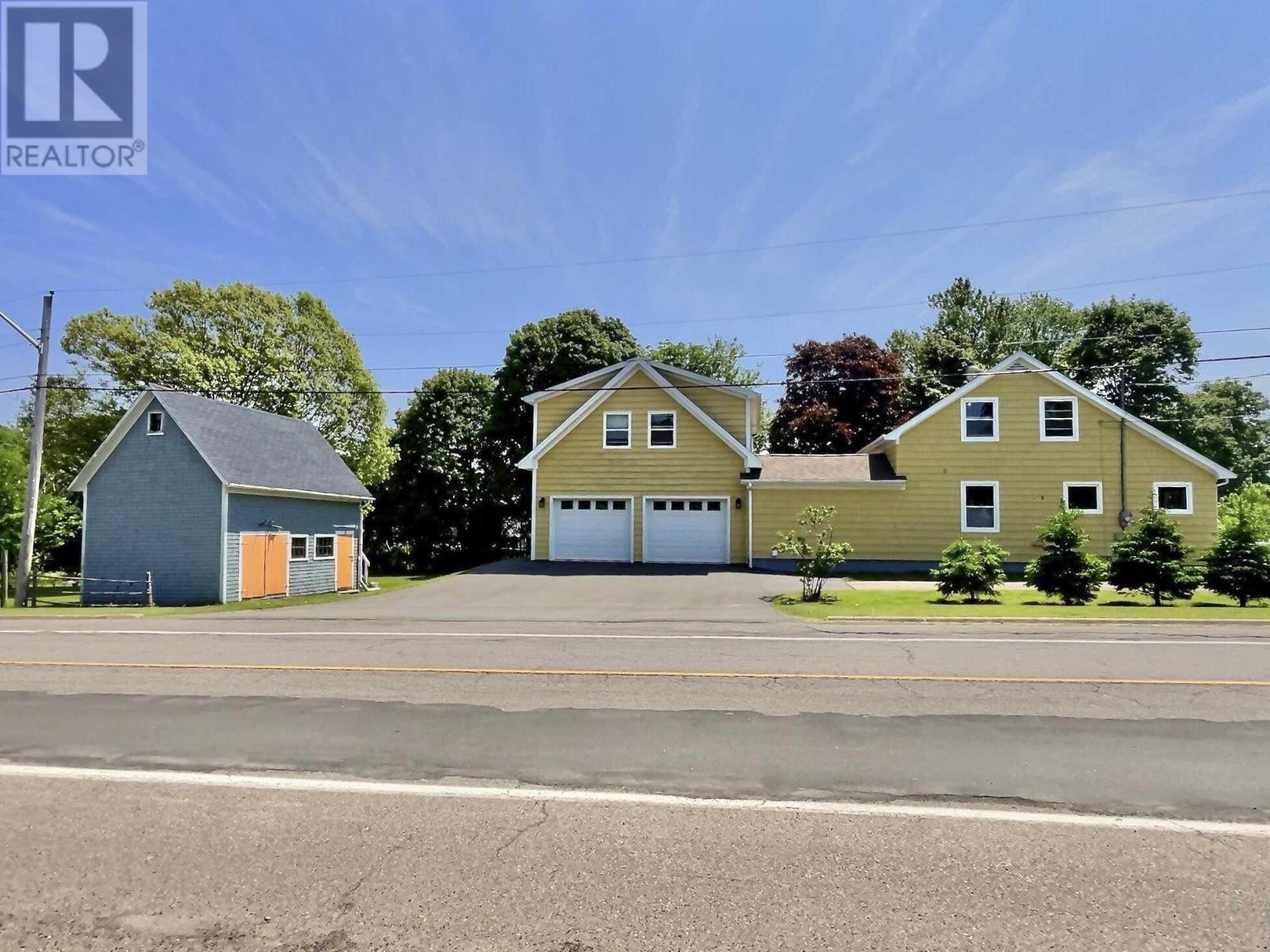Photo 1 of 12 — 22 Maple Avenue, Charlottetown, PE C1A6E1