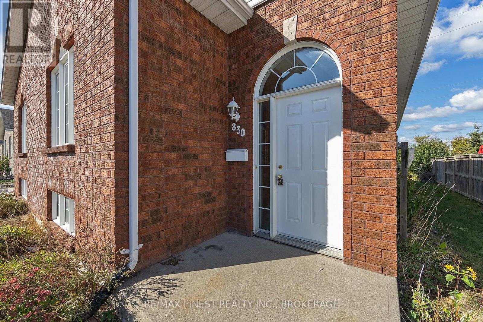 830 PEACHWOOD STREET