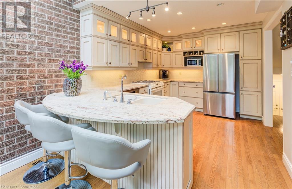 52 ALLEN Street W Unit# 2